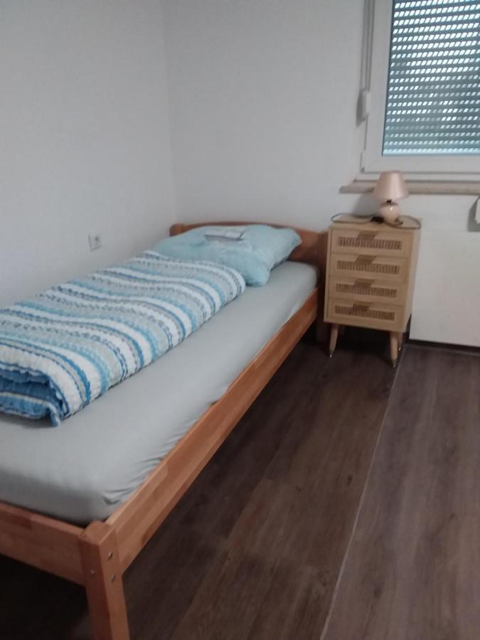Nguyen Le 3 Schlafzimmer, 7 Bette,Dusche, 2 Wc , Kueche Ab 2 Uebernachtungen Neukirch  Kültér fotó