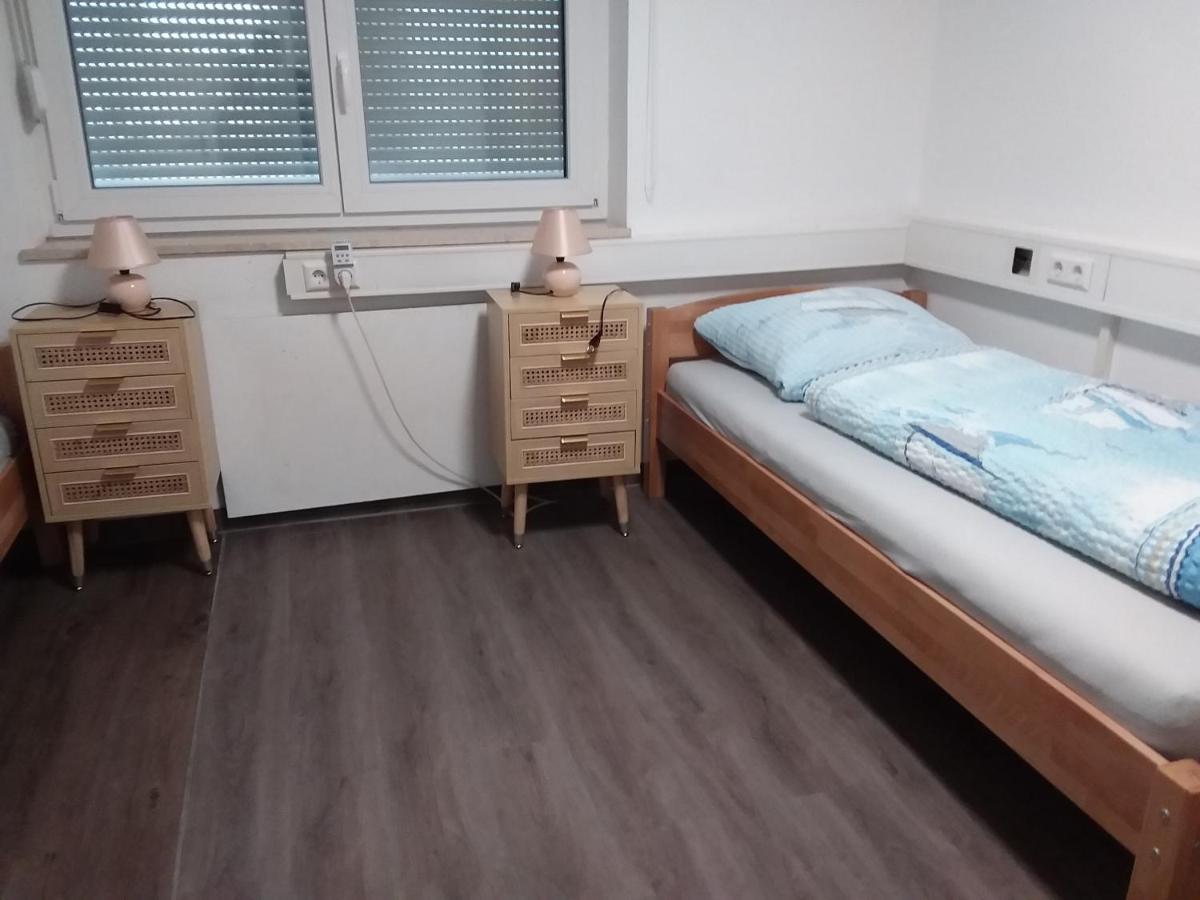 Nguyen Le 3 Schlafzimmer, 7 Bette,Dusche, 2 Wc , Kueche Ab 2 Uebernachtungen Neukirch  Kültér fotó