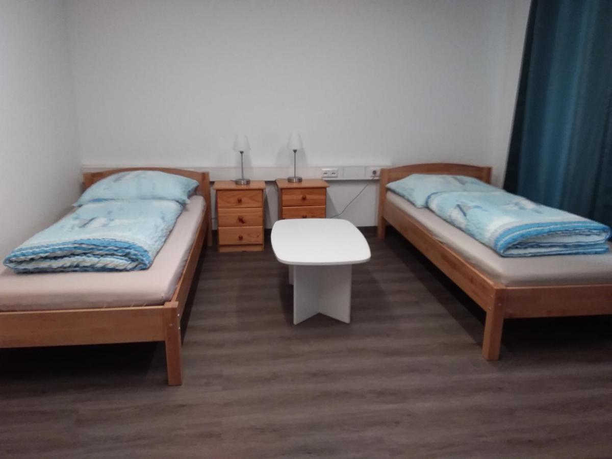 Nguyen Le 3 Schlafzimmer, 7 Bette,Dusche, 2 Wc , Kueche Ab 2 Uebernachtungen Neukirch  Kültér fotó