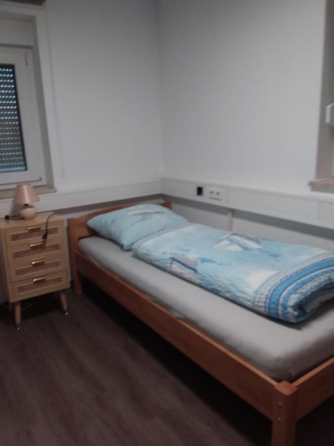 Nguyen Le 3 Schlafzimmer, 7 Bette,Dusche, 2 Wc , Kueche Ab 2 Uebernachtungen Neukirch  Kültér fotó